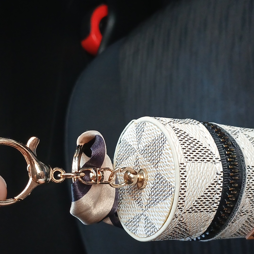 White and Black Key & Card Holder